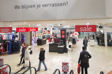 910420 Interieur van het warenhuis V&D (Vroom en Dreesmann, Rijnkade 5) in het winkelcentrum Hoog Catharijne te ...